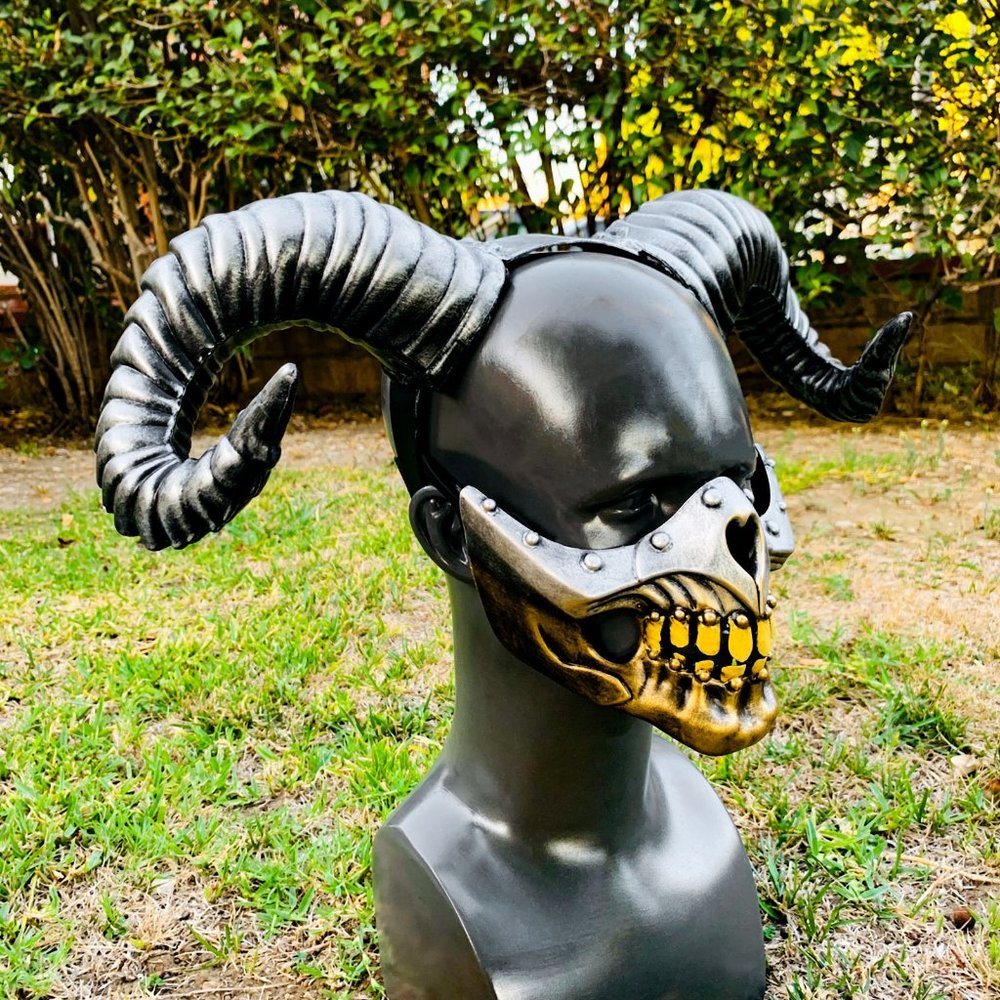 Cosplay Steampunk Silver Skull Mouth Mask & Horn